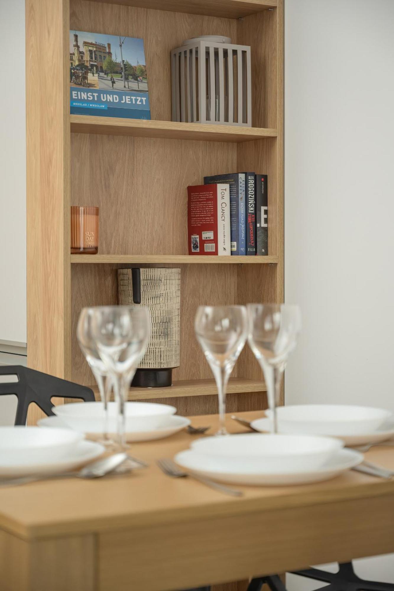 Michalczyka Stylish Apartment With Parking In The City Center Of Wroclaw By Noclegi Renters 외부 사진