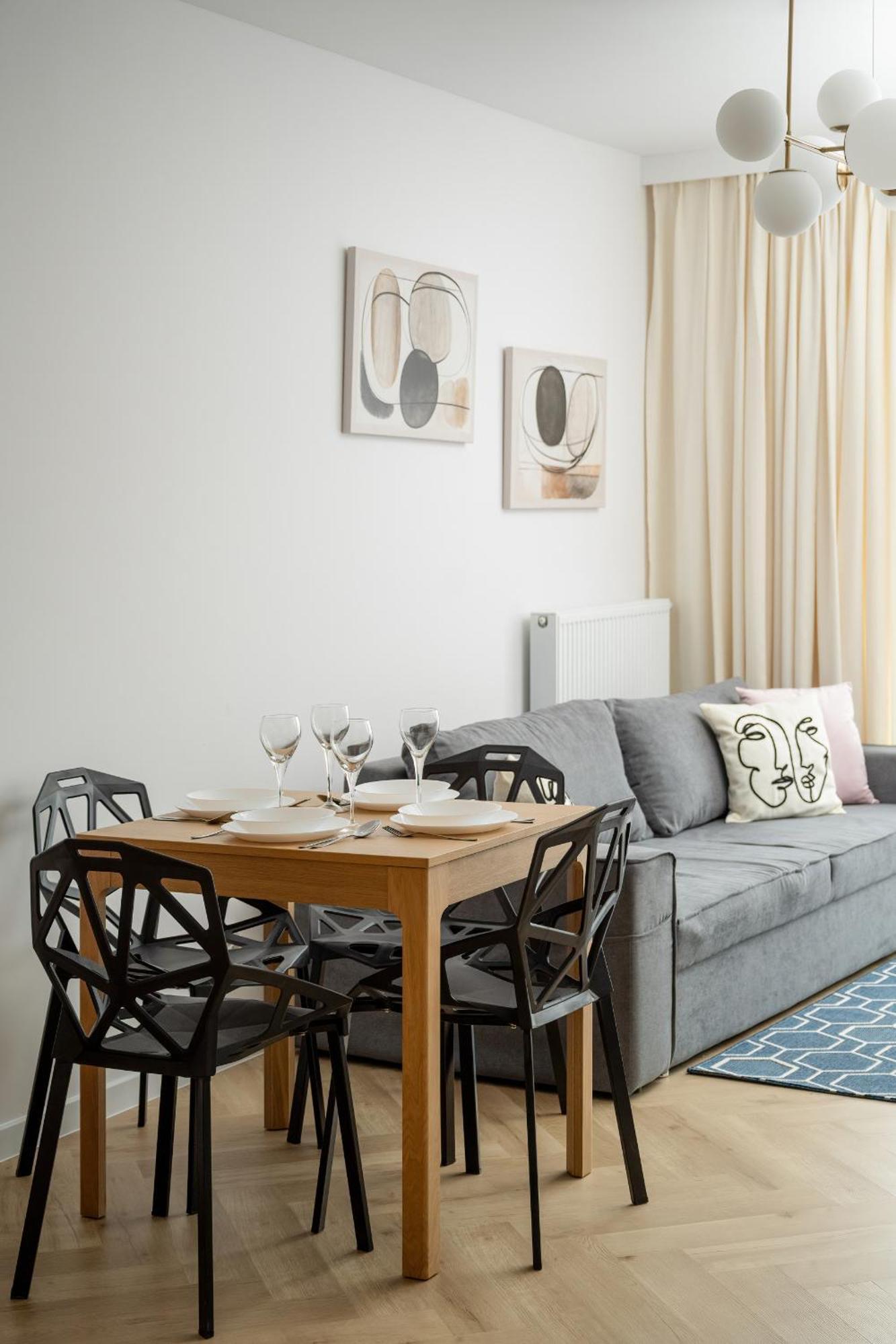 Michalczyka Stylish Apartment With Parking In The City Center Of Wroclaw By Noclegi Renters 외부 사진