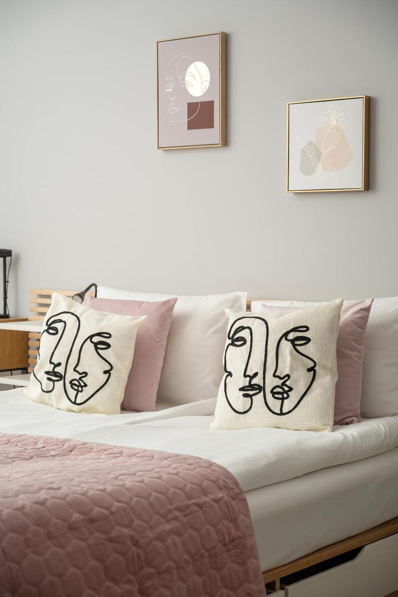 Michalczyka Stylish Apartment With Parking In The City Center Of Wroclaw By Noclegi Renters 외부 사진